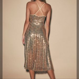 Lulu's Dresses - Lulus Rose Gold Sequin Pleated Midi Dress Lulu's Dresses - Lulus Rose Gold Sequin Pleated Midi Dress